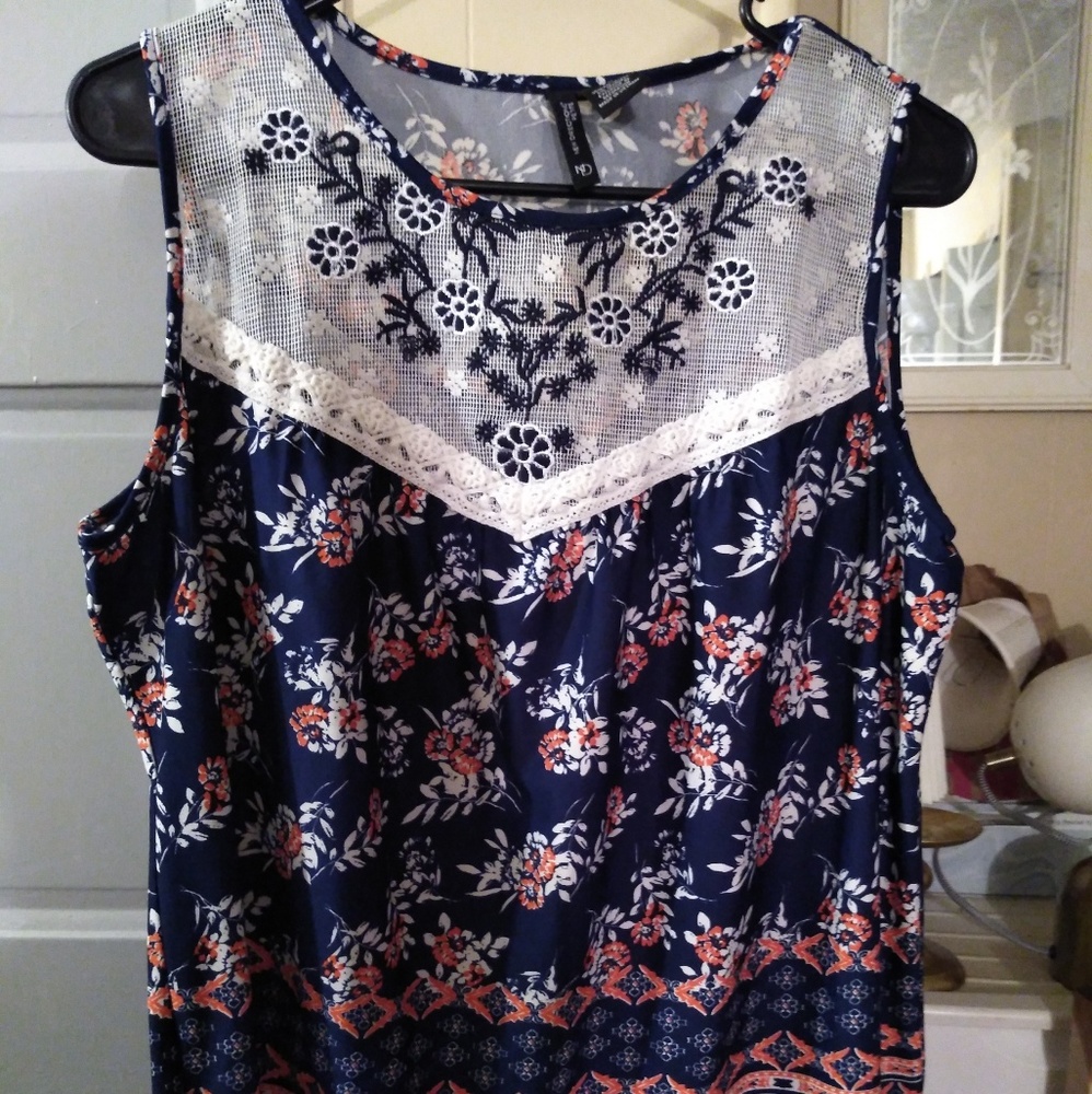 New Directions Petite Sleeveless Top